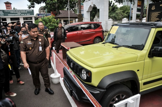 Wajah Teddy Minahasa dkk Usai Resmi Jadi Tahanan Kejari Jakarta Barat