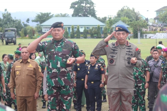 Potret Gahar Prajurit TNI Berkacamata Pose Bareng Laksamana Yudo & Jenderal Listyo