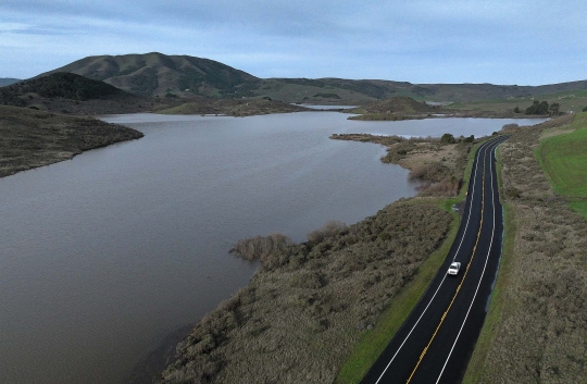 Penampakan Waduk Kering di California Mendadak Penuh Lagi Akibat Cuaca Ekstrem