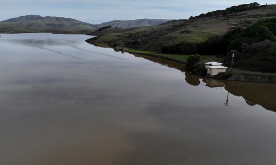 Penampakan Waduk Kering di California Mendadak Penuh Lagi Akibat Cuaca Ekstrem