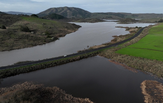 Penampakan Waduk Kering di California Mendadak Penuh Lagi Akibat Cuaca Ekstrem