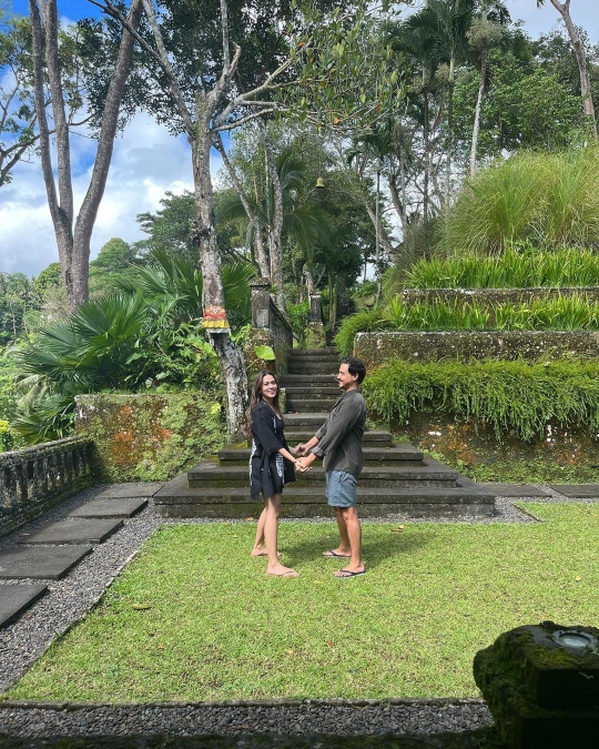 5 Tahun Usia Pernikahan, Ini Deretan Foto Raisa & Hamish Daud yang Makin Romantis