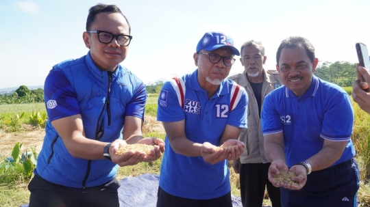 Mendag Panen Padi Pertama 2023 di Kota Bogor