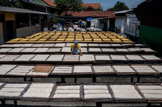 Produksi Misua Naik 100 Persen Jelang Imlek