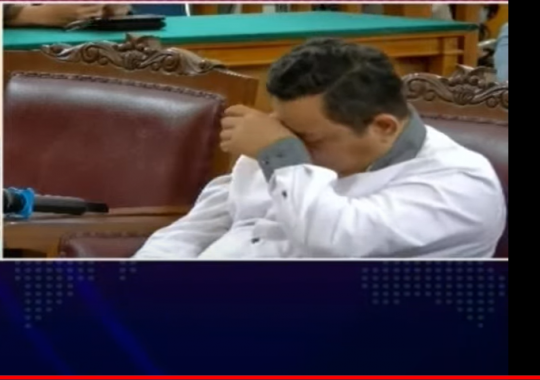 Begini Ekspresi Kuat Maruf Dituntut 8 Tahun Bui, Tertunduk Lesu Hingga Usap Air Mata