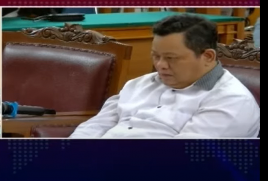 Begini Ekspresi Kuat Maruf Dituntut 8 Tahun Bui, Tertunduk Lesu Hingga Usap Air Mata