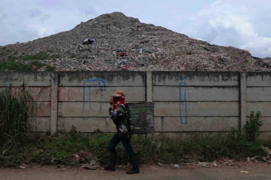 Fasilitas Pengolahan Sampah di Bantargebang Beroperasi pada Februari 2023