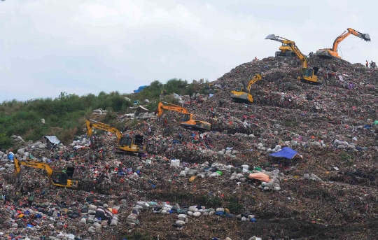 Fasilitas Pengolahan Sampah di Bantargebang Beroperasi pada Februari 2023