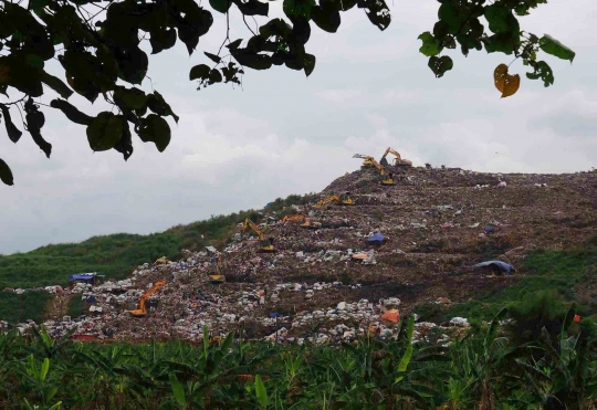 Fasilitas Pengolahan Sampah di Bantargebang Beroperasi pada Februari 2023