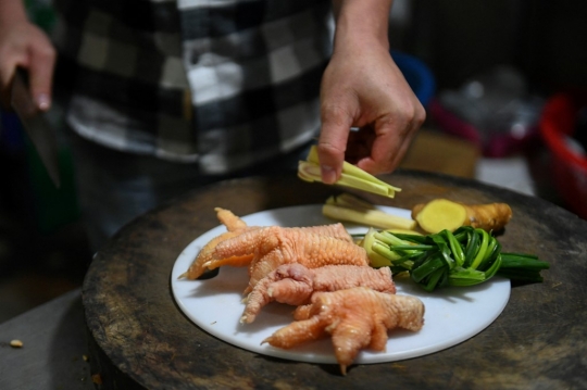 Kelezatan Ceker Ayam Dong Tao, Hidangan Mewah Orang Kaya Vietnam