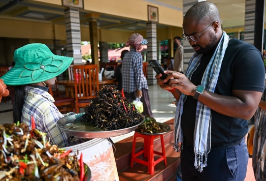 Tarantula Goreng, Kuliner Ekstrem Bernutrisi yang Populer di Kamboja