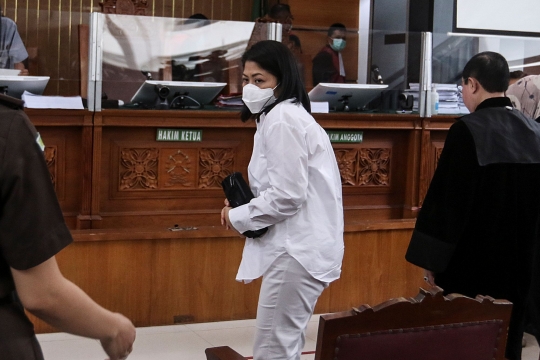 Momen Sidang Putri dari Meringankan hingga Lawan Tuntutan JPU 8 Tahun Bui via Pledoi