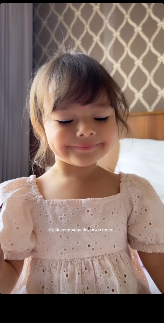 5 Potret Terbaru Baby Chloe Anak Asmirandah, Tingkah Lucunya Curi Perhatian