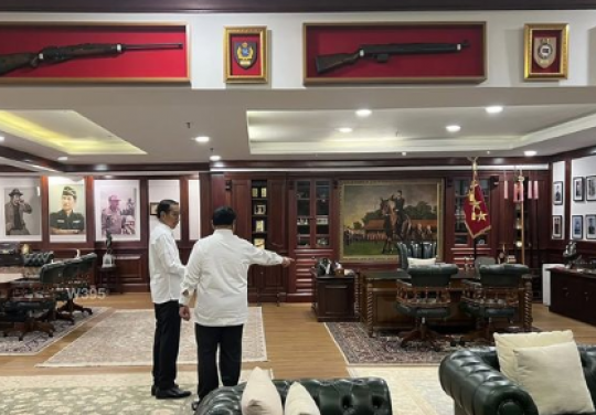 Begini Momen Jokowi Sidak Ruang Kerja Menhan, Prabowo Jelaskan Hal Ini
