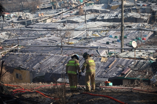 Dahsyatnya Kebakaran Landa Permukiman Kumuh di Seoul