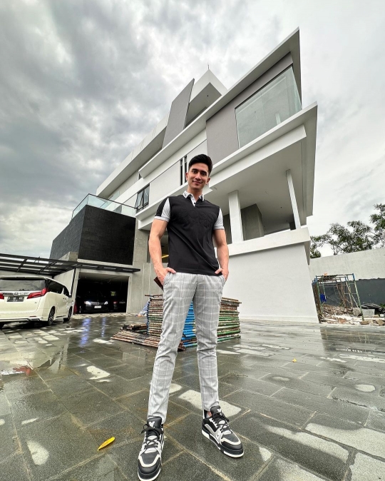 Mewah! Penampakan Rumah Baru Verrell Bramasta, Bikin Venna Melinda Bangga