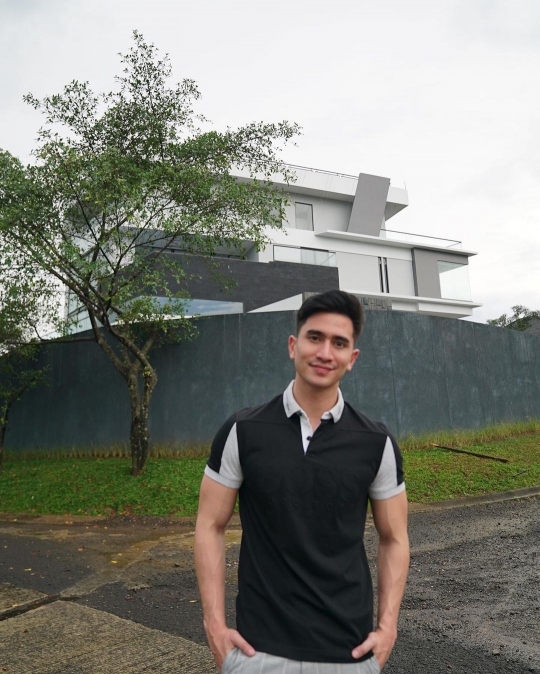 Mewah! Penampakan Rumah Baru Verrell Bramasta, Bikin Venna Melinda Bangga