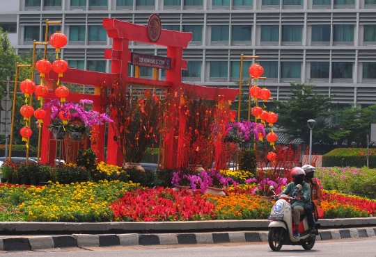 Ornamen Imlek Hiasi Kawasan Bundaran HI