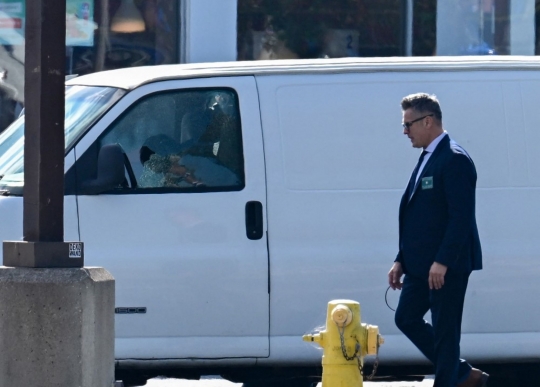 Pelaku Penembakan Massal Usai Festival Imlek di Los Angeles Bunuh Diri di Mobil Van