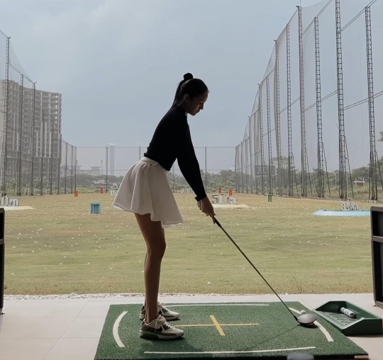 Potret Anya Geraldine Main Golf Jadi Perbincangan Netizen, Ada Apa?