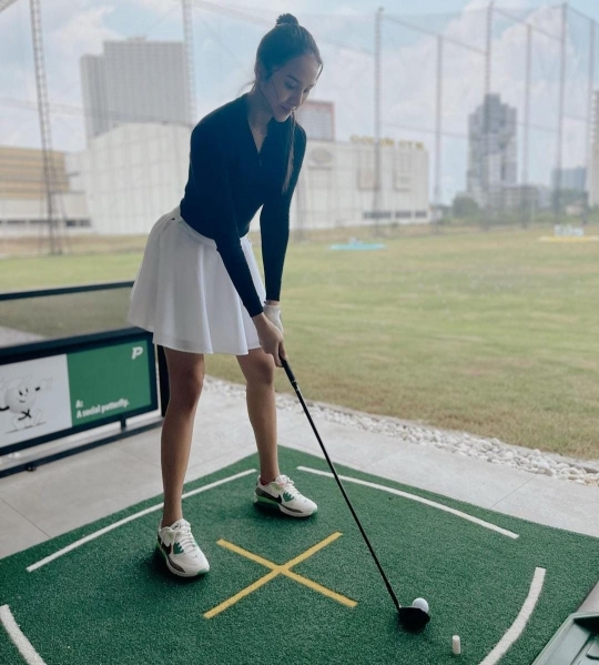 Potret Anya Geraldine Main Golf Jadi Perbincangan Netizen, Ada Apa?