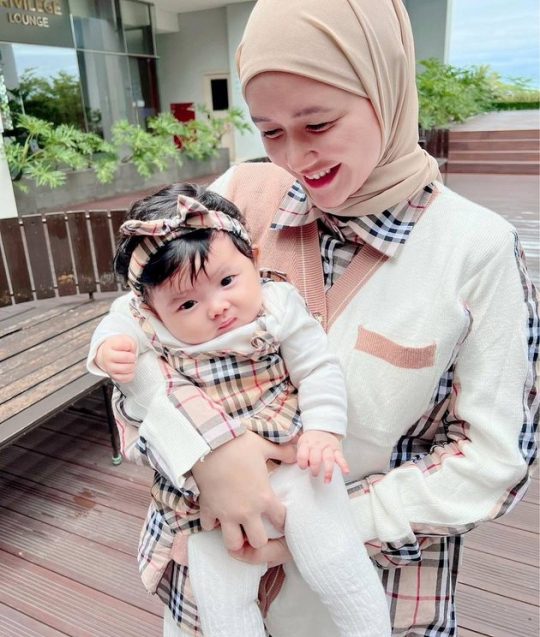 Cantik! Potret Baby Noor Izzah Anak Fikoh LIDA & Fomal, Wajahnya Sempat Dirahasiakan