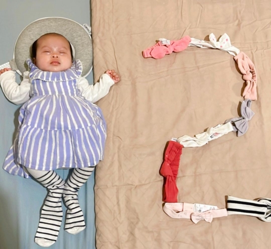 Cute! Deretan Foto Baby Sumehra Keponakan Ayu Ting Ting yang Menginjak Usia 2 Bulan