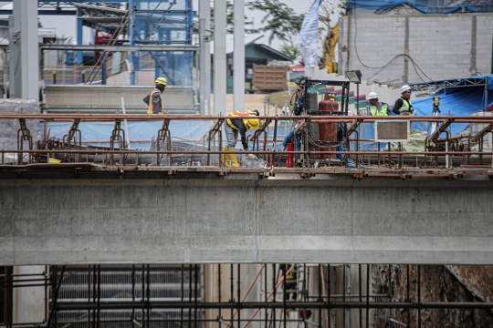 Potret Proyek Sodetan Ciliwung yang Kembali Dikerjakan usai Mangkrak 6 Tahun