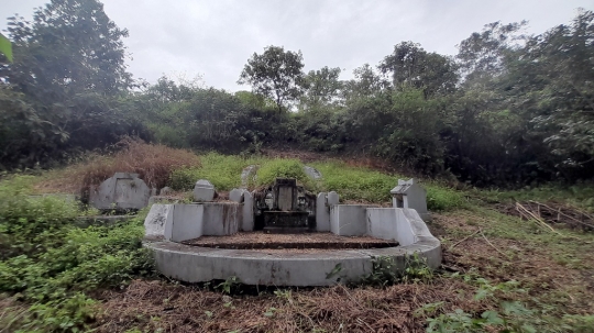 Foto-Foto Bukit Makam Bukti Keberadaan Etnis Tionghoa di Pariaman