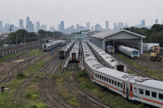 Menengok Tempat Perawatan Kereta Api Terbesar di Indonesia