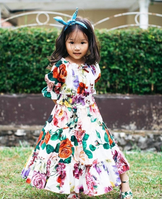 Thalia Anak Ruben Onsu Tampil Bak Model Cilik, Pakai Dress Motif Bunga Cantik Abis
