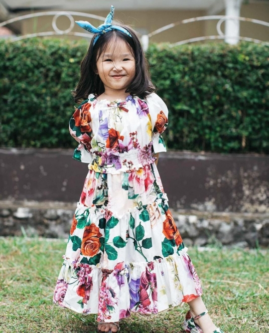 Thalia Anak Ruben Onsu Tampil Bak Model Cilik, Pakai Dress Motif Bunga Cantik Abis