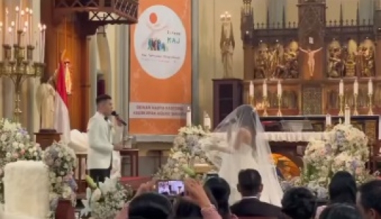 Sah Jadi Suami Istri, Intip Deretan Potret Pernikahan Julian Jacob dan Mirriam Eka