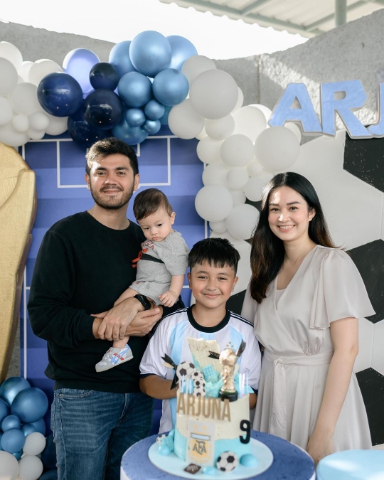 5 Potret Faradilla Yoshi Bersama Baby Arash, Dipuji Makin Cantik Setelah Punya Anak