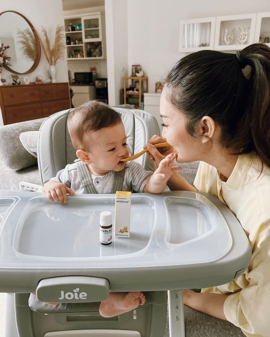 5 Potret Faradilla Yoshi Bersama Baby Arash, Dipuji Makin Cantik Setelah Punya Anak