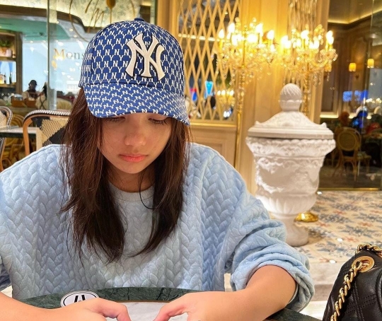Genap Berusia 14 Tahun, Ini Potret Cantik Zemma Anak Gadis Sahrul Gunawan