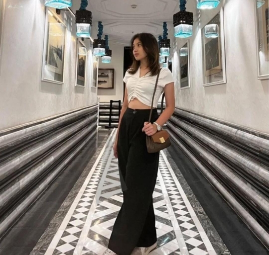 Genap Berusia 14 Tahun, Ini Potret Cantik Zemma Anak Gadis Sahrul Gunawan