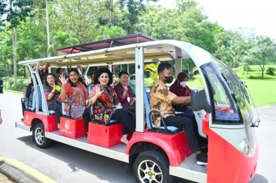 Potret Kompak Istri Laksamana Yudo dengan Istri Eks Panglima TNI, Ada Pose 'Saranghe'