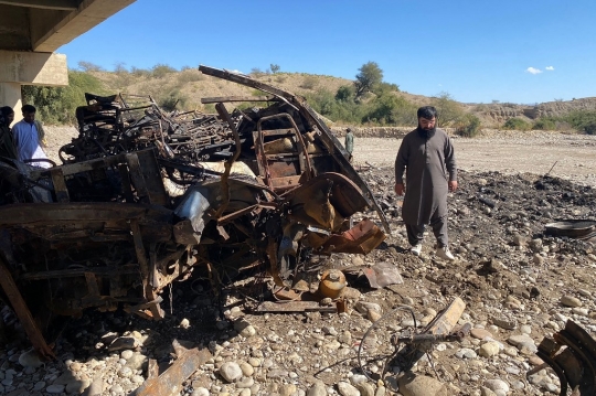 Mengenaskan, Bus Maut Terjun dan Terbakar di Pakistan, 40 Penumpang Tewas
