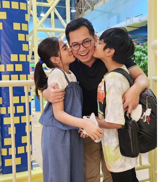 Potret Zio & Aira Anak Tommy Kurniawan Kini Beranjak Remaja, Ganteng dan Cantik