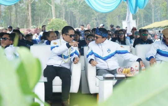 Potret Ganteng Sahrul Gunawan Pakai Jaket XTC, Dikomentari Pedas Oleh Netizen
