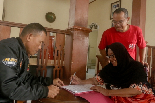 Meningkatkan Pelayanan, BPN Antarkan Langsung Sertifikat Tanah ke Rumah Warga