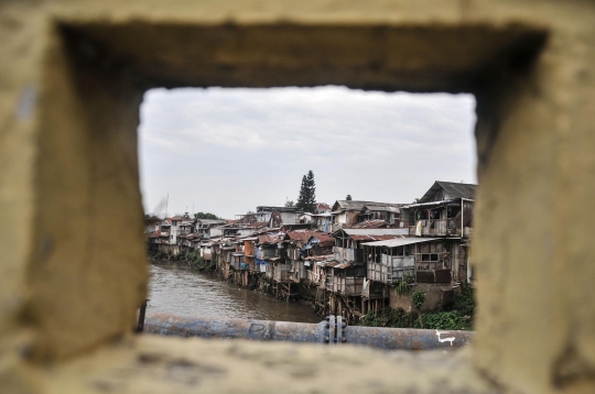 Potret Warga Bantaran Ciliwung Menanti Janji Normalisasi