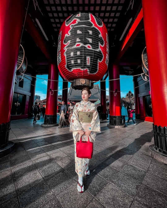 5 Gaya Kece Citra Monica Jalan-jalan di Jepang, Penampilannya Curi Perhatian