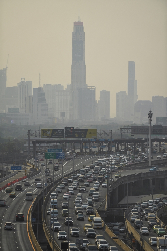 Begini Buruknya Polusi Udara di Bangkok, Bikin Mata Panas dan Susah Bernapas