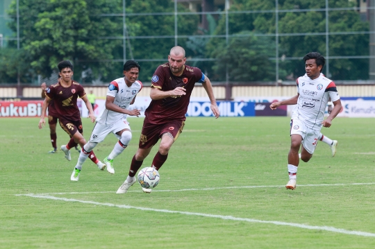 Hasil BRI Liga 1: Tumbang di Tangan PSM, Arema FC Telan Kekalahan Kelima Beruntun