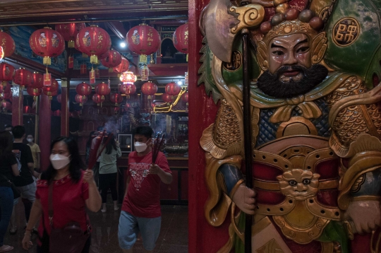 Semarak Persiapan Cap Go Meh di Klenteng Hok Lay Kiong