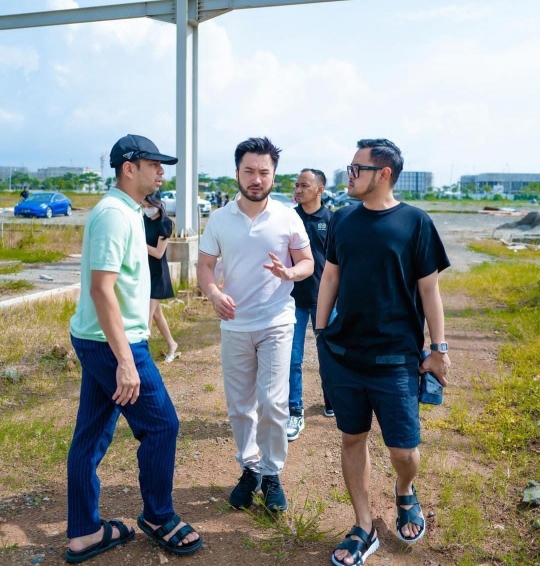 Kesibukan 'Sultan Andara' Raffi Ahmad dan Nagita Slavina Kompak Kerja di Hari Minggu