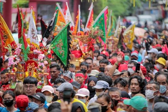 Atraksi Tak Biasa Tatung Meriahkan Festival Cap Go Meh 2023 di Jakarta