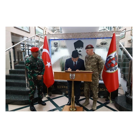 Momen Prabowo Lihat Aksi Pasukan Khusus Turki, Danjen Kopassus Setia Mendampingi